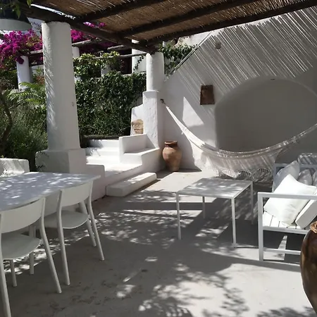 La Porta Rossa Villa *